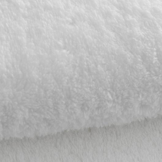 Eyebrow wax & Shape. (6) 